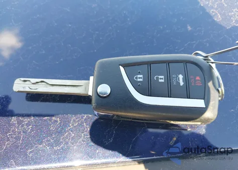 2022 Toyota Corolla Le z USA, uszkodzony, nr VIN JTDEPMAE1NJ197815